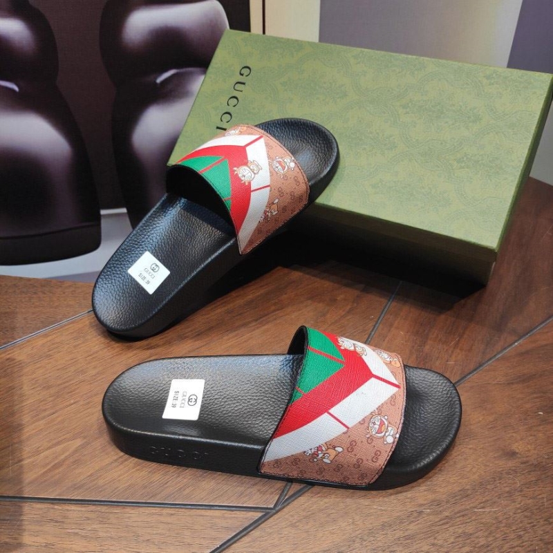 G*u*i slippers